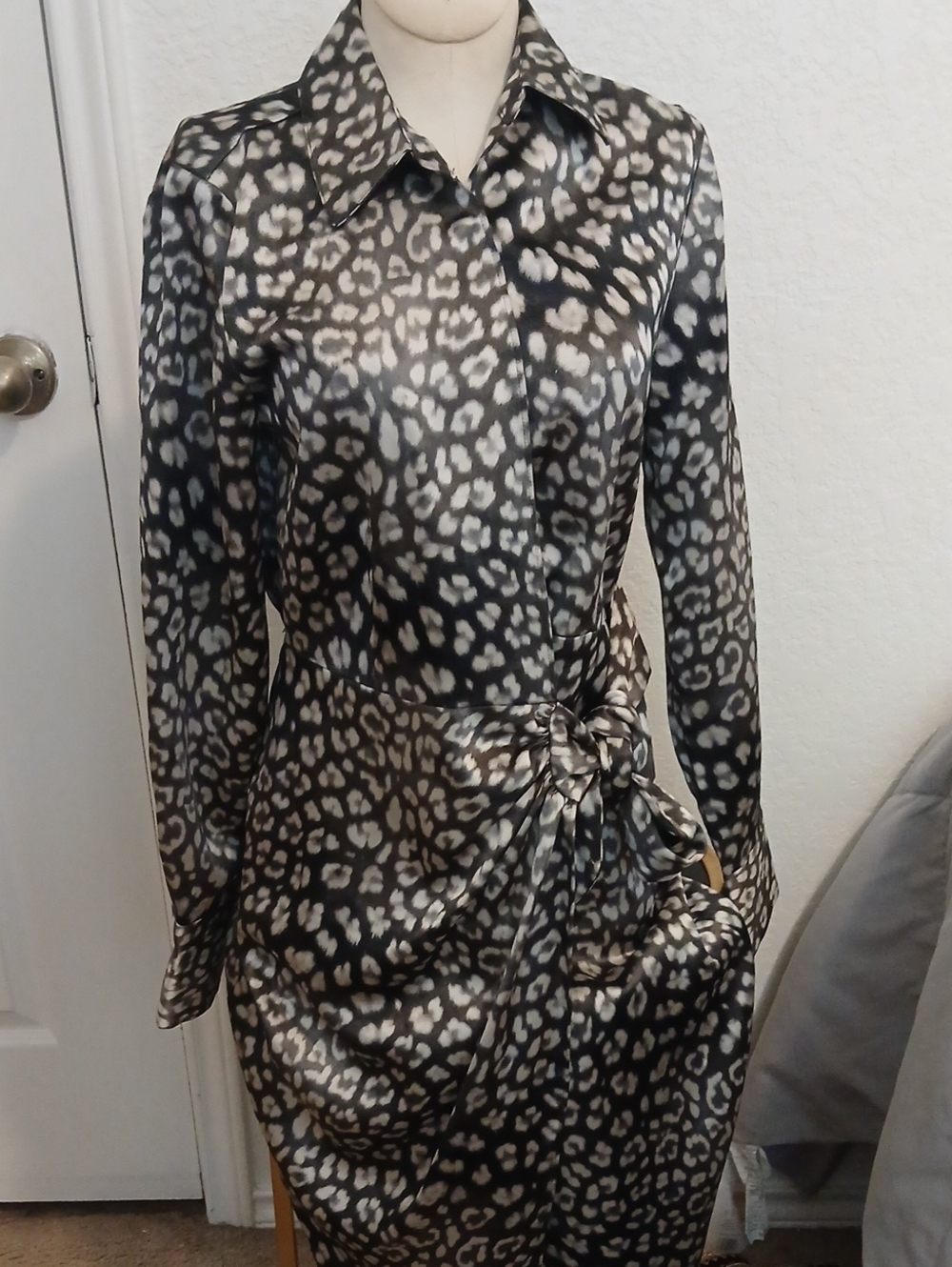 Worthington Satin Leopard-Print Long Sleeve Tie-Waist Dress in Black and Cream